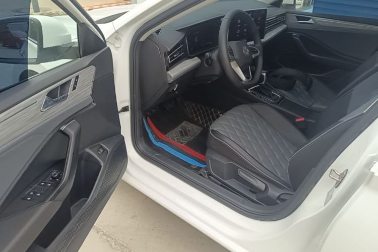 Used Volkswagen Sagitar 2023 300TSI DSG Excellence Edition Driver Seat