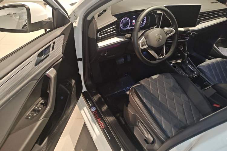 Used Volkswagen Sagitar 2023 300TSI DSG Excellence Edition Driver Seat