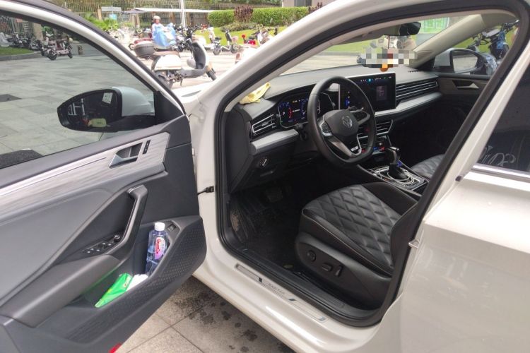 Used Volkswagen Sagitar 2023 300TSI DSG Excellence Edition Driver Seat