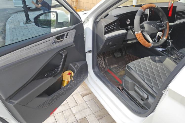 Used Volkswagen Sagitar 2023 280TSI DSG Excellence Edition Driver Seat