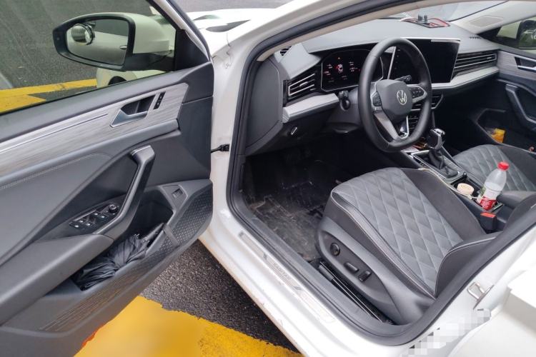 Used Volkswagen Sagitar 2023 300TSI DSG Excellence Edition Driver Seat