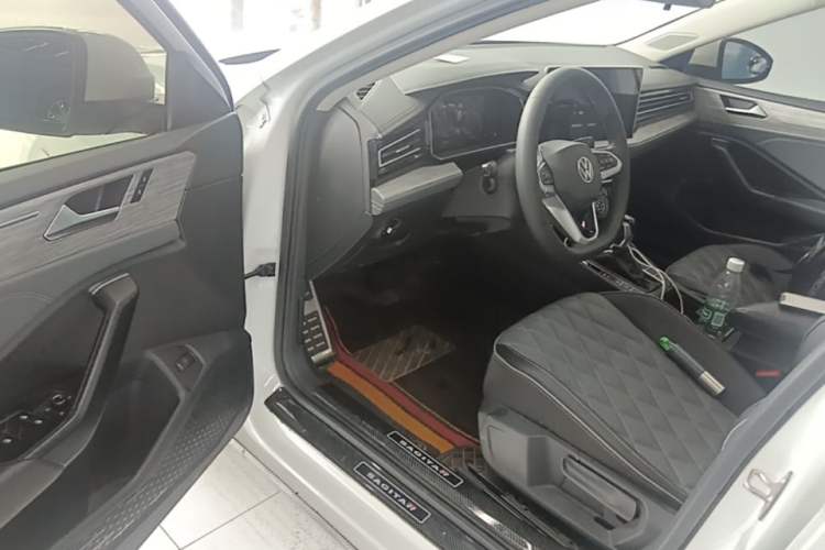 Used Volkswagen Sagitar 2023 300TSI DSG Excellence Edition Driver Seat