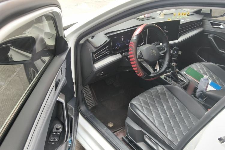Used Volkswagen Sagitar 2023 300TSI DSG Excellence Edition Driver Seat