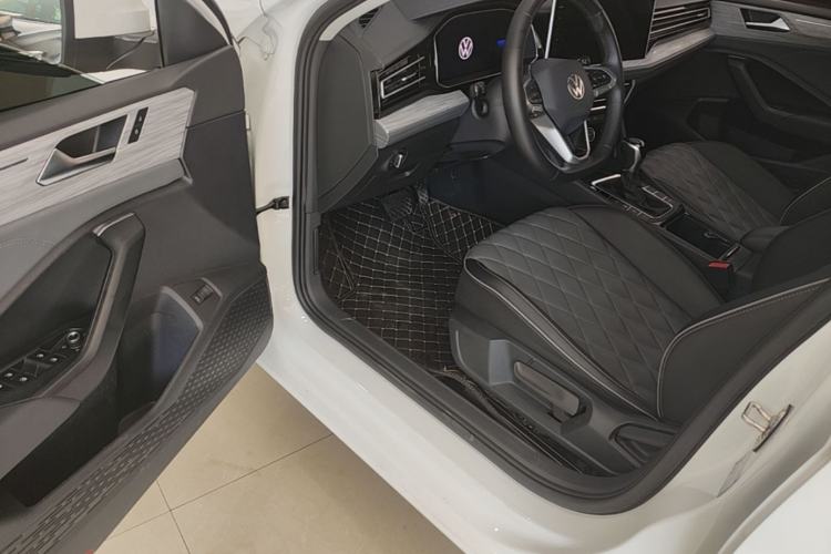 Used Volkswagen Sagitar 2023 300TSI DSG Excellence Edition Driver Seat