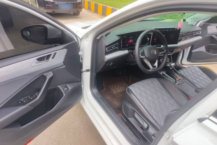Used Volkswagen Sagitar 2023 300TSI DSG Excellence Edition Driver Seat