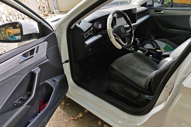 Used Volkswagen Sagitar 2023 300TSI DSG Excellence Edition Driver Seat