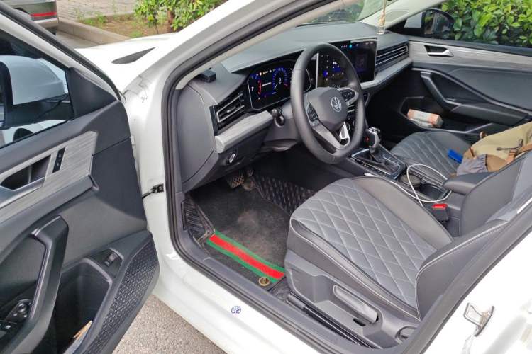 Used Volkswagen Sagitar 2023 300TSI DSG Excellence Edition Driver Seat