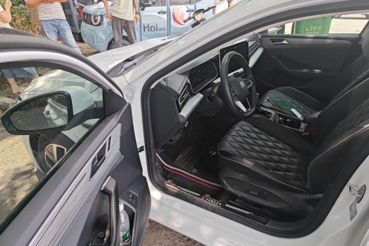 Used Volkswagen Sagitar 2023 300TSI DSG Excellence Edition Driver Seat