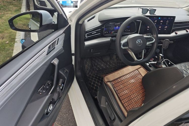 Used Volkswagen Sagitar 2023 300TSI DSG Excellence Edition Driver Seat