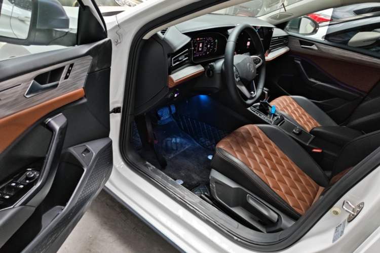 Used Volkswagen Sagitar 2023 280TSI DSG Excellence Edition Driver Seat