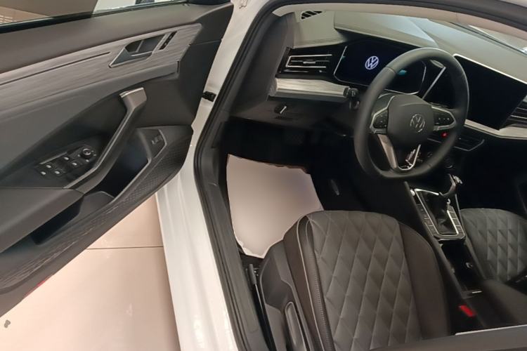 Used Volkswagen Sagitar 2023 300TSI DSG Excellence Edition Driver Seat
