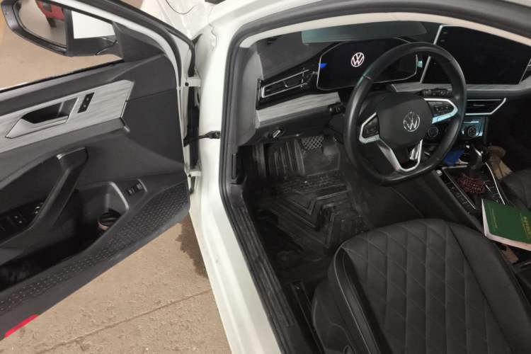 Used Volkswagen Sagitar 2023 300TSI DSG Excellence Edition Driver Seat