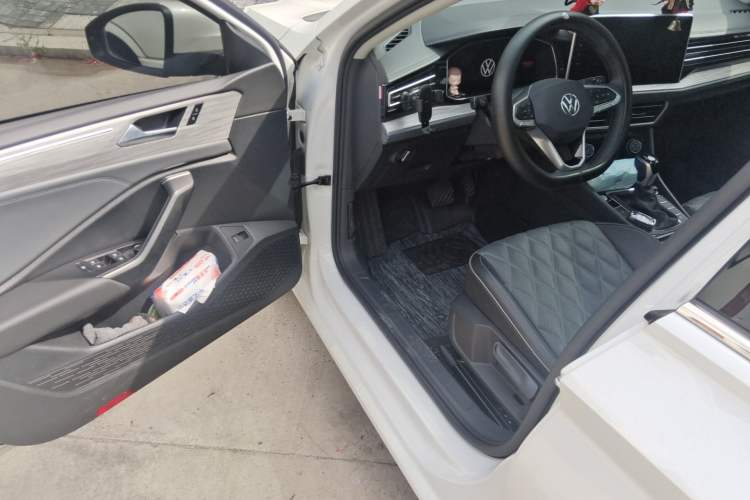 Used Volkswagen Sagitar 2023 300TSI DSG Excellence Edition Driver Seat