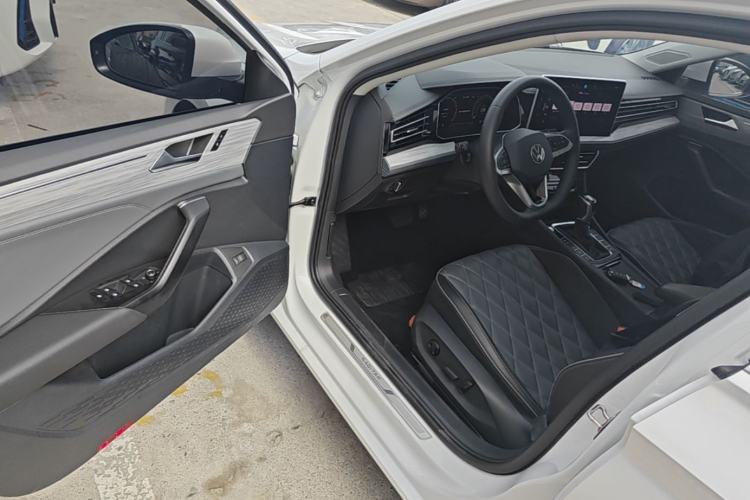 Used Volkswagen Sagitar 2023 300TSI DSG Excellence Edition Driver Seat