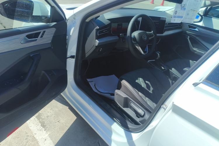 Used Volkswagen Sagitar 2023 300TSI DSG Excellence Edition Driver Seat