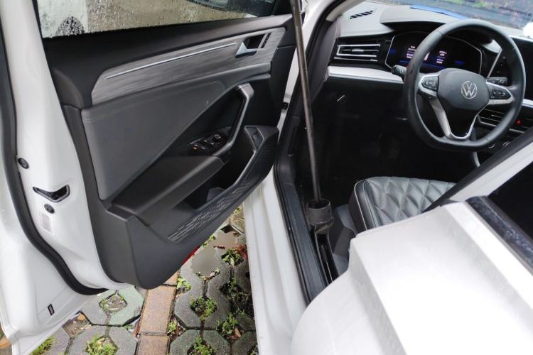 Used Volkswagen Sagitar 2023 300TSI DSG Excellence Edition Driver Seat