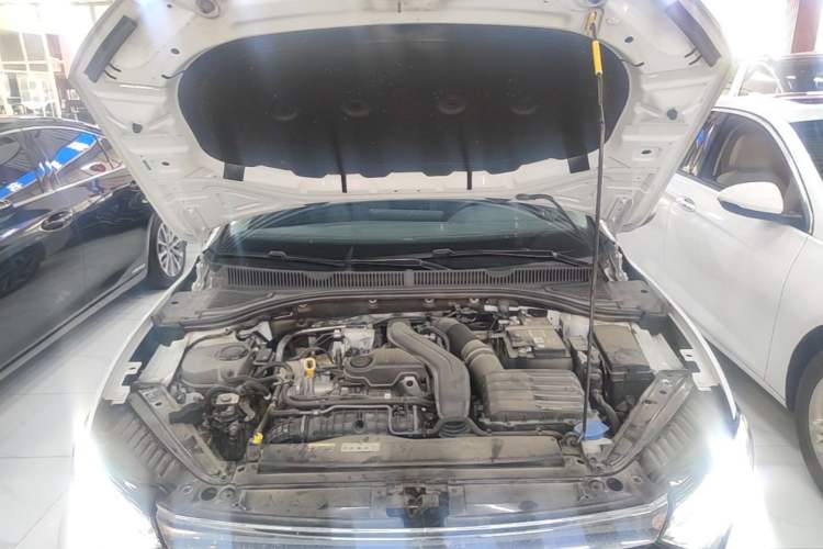 Used Volkswagen Sagitar 2023 300TSI DSG Excellence Edition Engine Bay