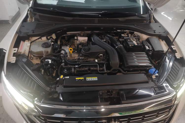 Used Volkswagen Sagitar 2023 300TSI DSG Excellence Edition Engine Bay