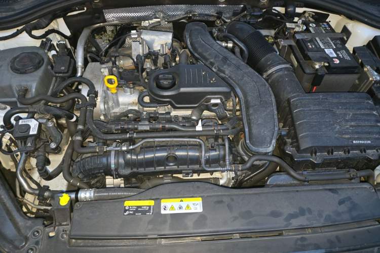 Used Volkswagen Sagitar 2023 300TSI DSG Excellence Edition Engine Bay