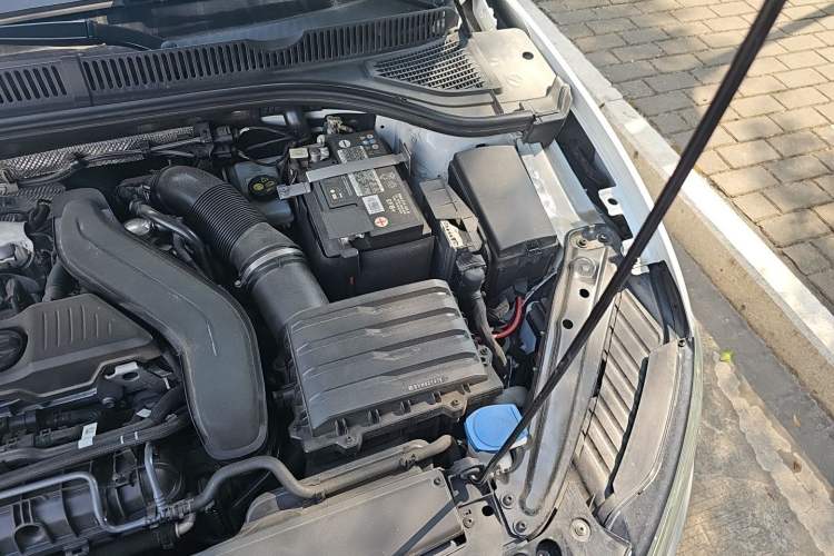 Used Volkswagen Sagitar 2023 300TSI DSG Excellence Edition Engine Bay Left