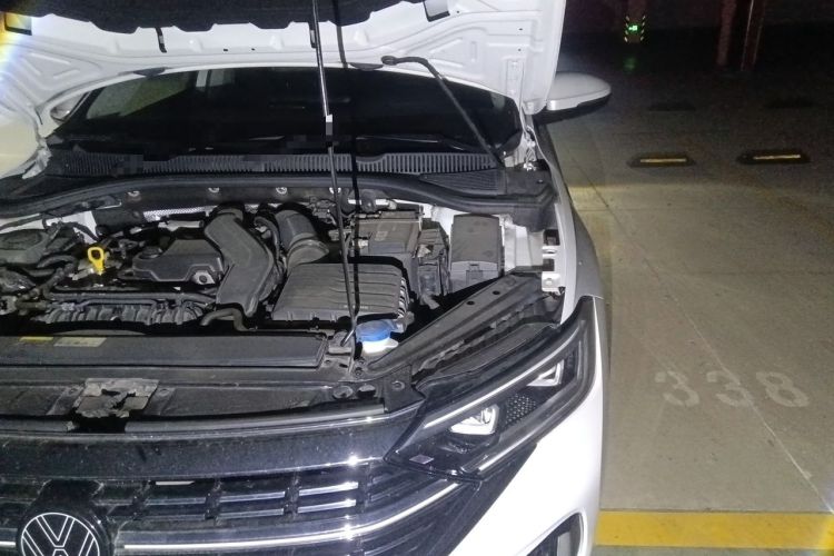 Used Volkswagen Sagitar 2023 300TSI DSG Excellence Edition Engine Bay Left