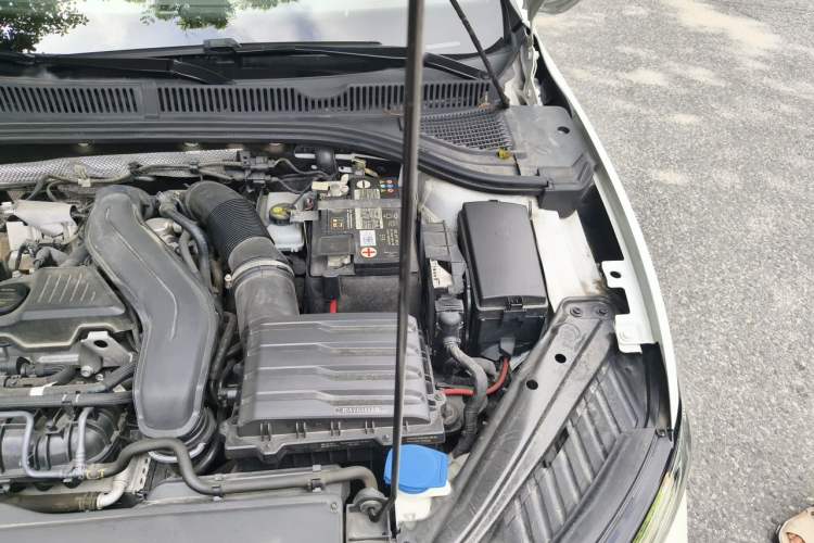 Used Volkswagen Sagitar 2023 300TSI DSG Excellence Edition Engine Bay Left
