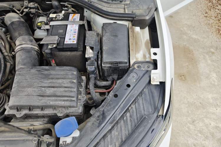 Used Volkswagen Sagitar 2023 300TSI DSG Excellence Edition Engine Bay Left