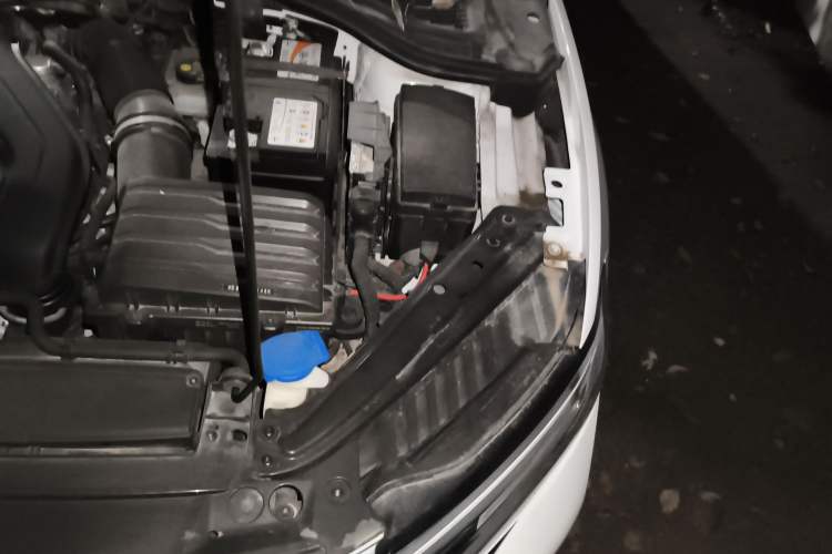 Used Volkswagen Sagitar 2023 300TSI DSG Excellence Edition Engine Bay Left