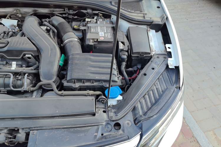 Used Volkswagen Sagitar 2023 300TSI DSG Excellence Edition Engine Bay Left
