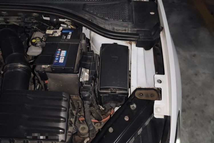 Used Volkswagen Sagitar 2023 300TSI DSG Excellence Edition Engine Bay Left
