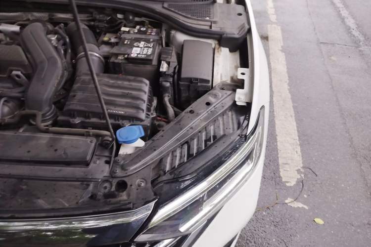 Used Volkswagen Sagitar 2023 300TSI DSG Excellence Edition Engine Bay Left