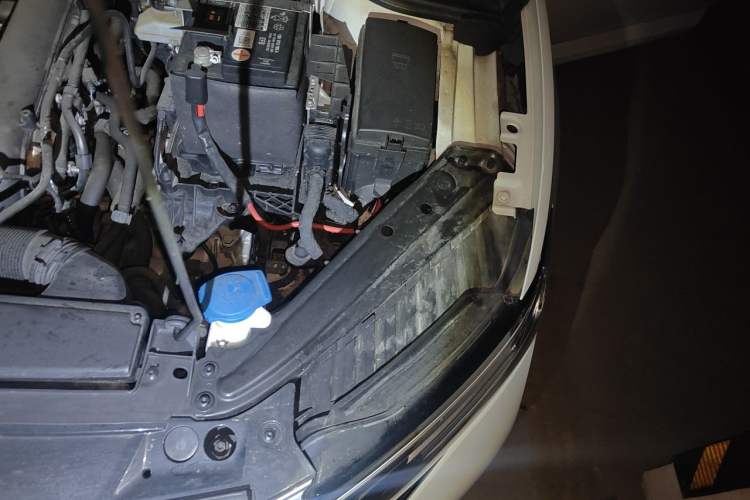 Used Volkswagen Sagitar 2023 280TSI DSG Excellence Edition Engine Bay Left