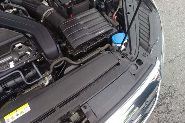 Used Volkswagen Sagitar 2023 300TSI DSG Excellence Edition Engine Bay Left