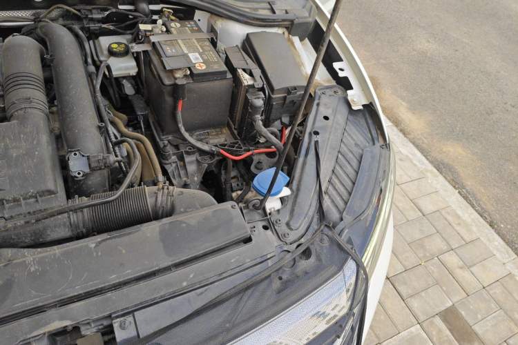 Used Volkswagen Sagitar 2023 280TSI DSG Excellence Edition Engine Bay Left