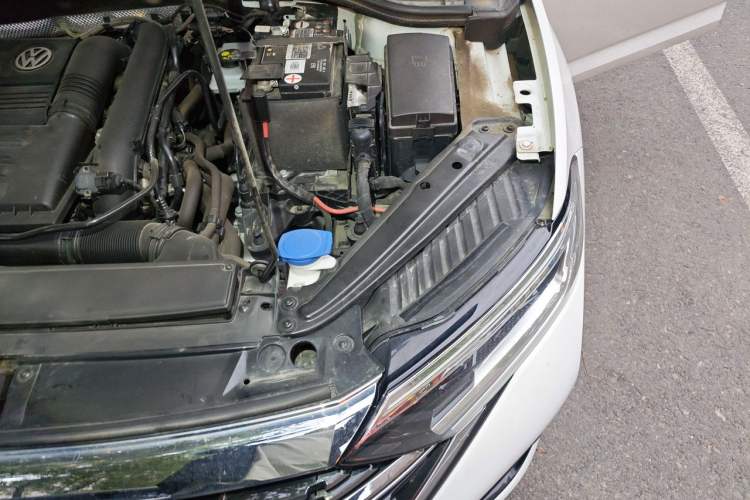 Used Volkswagen Sagitar 2023 280TSI DSG Excellence Edition Engine Bay Left