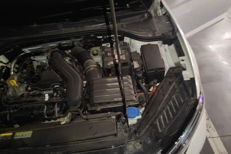 Used Volkswagen Sagitar 2023 300TSI DSG Excellence Edition Engine Bay Left