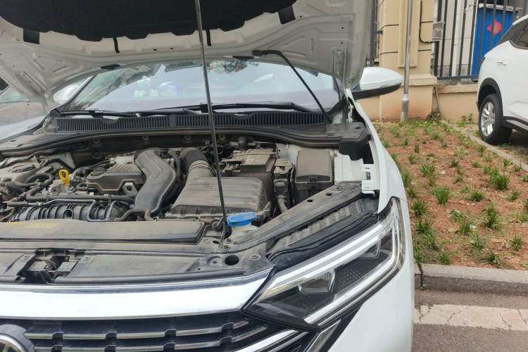 Used Volkswagen Sagitar 2023 300TSI DSG Excellence Edition Engine Bay Left