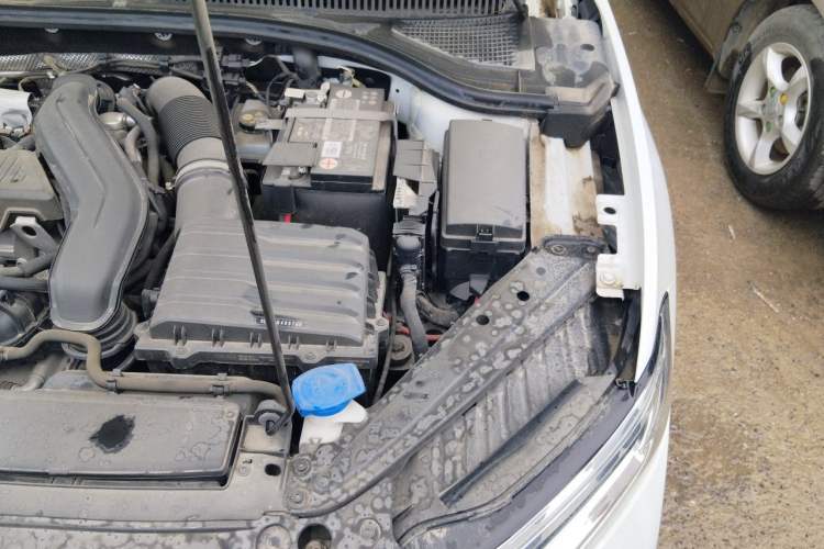 Used Volkswagen Sagitar 2023 300TSI DSG Excellence Edition Engine Bay Left