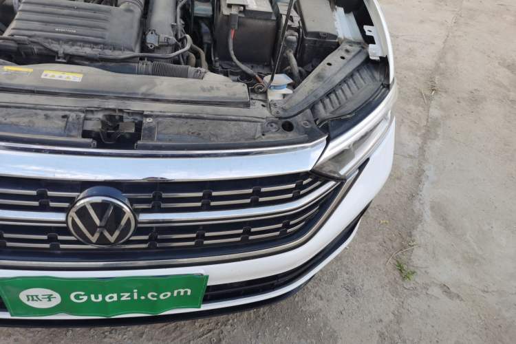 Used Volkswagen Sagitar 2023 280TSI DSG Excellence Edition Engine Bay Left