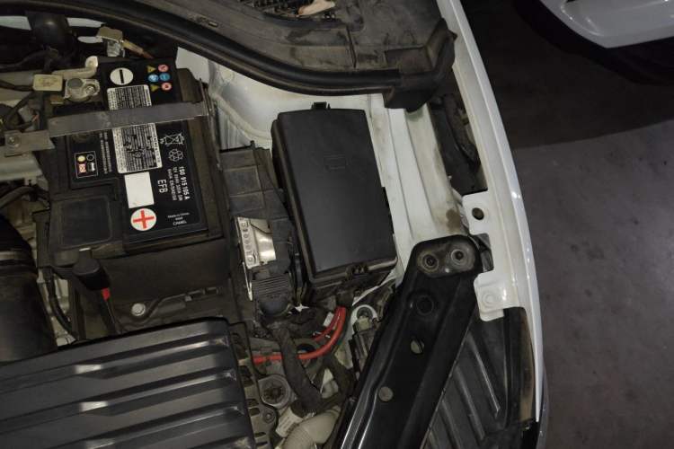 Used Volkswagen Sagitar 2023 300TSI DSG Excellence Edition Engine Bay Left