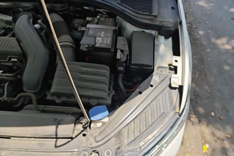Used Volkswagen Sagitar 2023 300TSI DSG Excellence Edition Engine Bay Left
