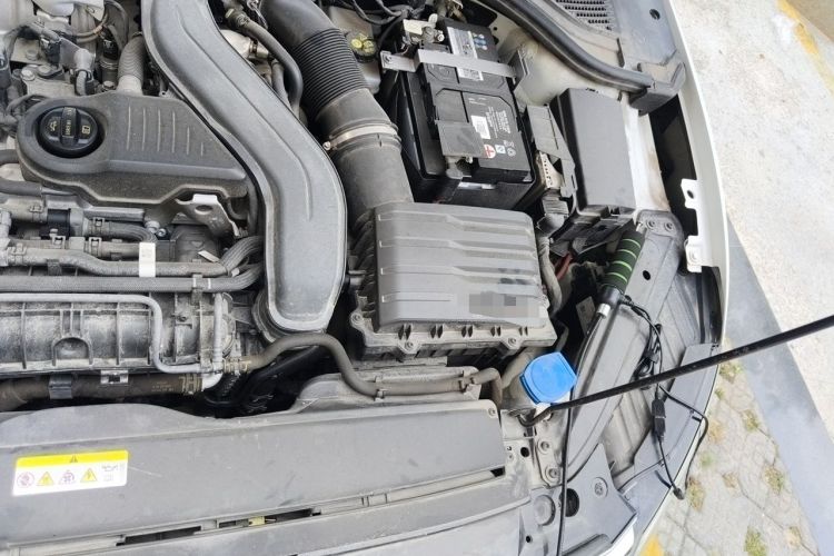 Used Volkswagen Sagitar 2023 300TSI DSG Excellence Edition Engine Bay Left