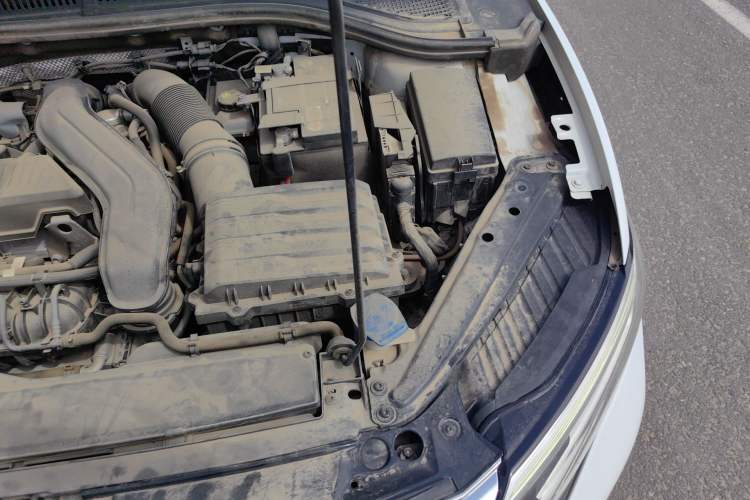 Used Volkswagen Sagitar 2023 300TSI DSG Excellence Edition Engine Bay Left