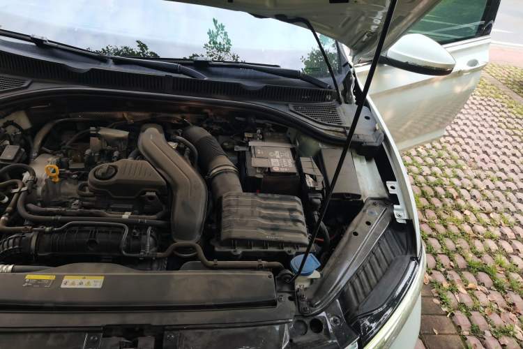 Used Volkswagen Sagitar 2023 300TSI DSG Excellence Edition Engine Bay Left