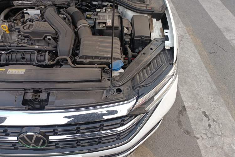 Used Volkswagen Sagitar 2023 300TSI DSG Excellence Edition Engine Bay Left
