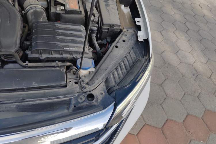 Used Volkswagen Sagitar 2023 300TSI DSG Excellence Edition Engine Bay Left