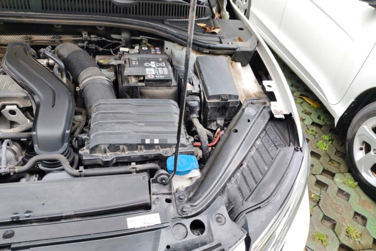 Used Volkswagen Sagitar 2023 300TSI DSG Excellence Edition Engine Bay Left