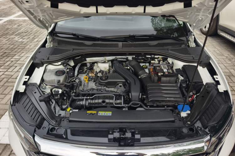 Used Volkswagen Sagitar 2023 Facelift 300TSI DSG Excellence Edition Engine Bay