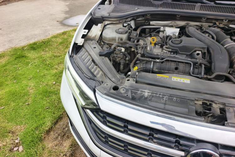Used Volkswagen Sagitar 2023 300TSI DSG Excellence Edition Engine Bay Right