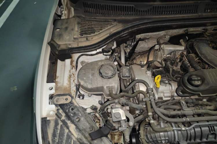 Used Volkswagen Sagitar 2023 300TSI DSG Flyover Edition Engine Bay Right